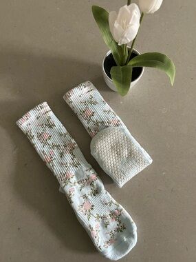 LUCKY HONEY Grip socks- RARE COLOR
